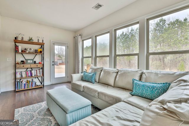 435 Park Haven Lane, Tyrone, GA 30290