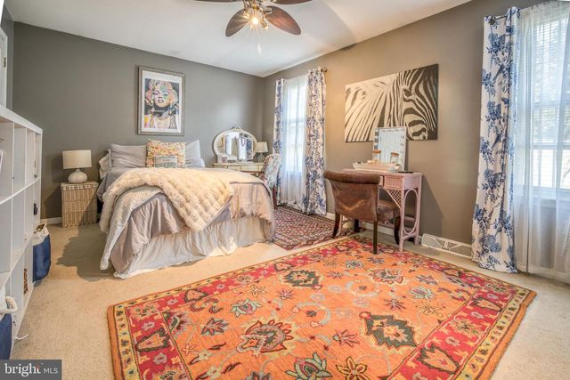 3 LAURELGATE PL, Millersville, PA 17551