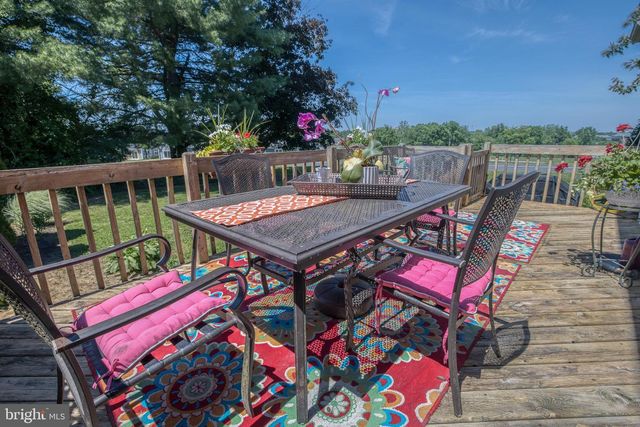 3 LAURELGATE PL, Millersville, PA 17551
