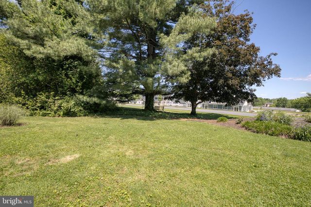3 LAURELGATE PL, Millersville, PA 17551