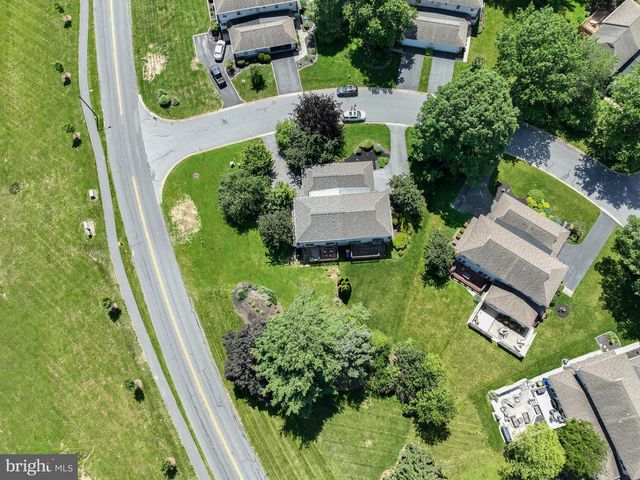 3 LAURELGATE PL, Millersville, PA 17551