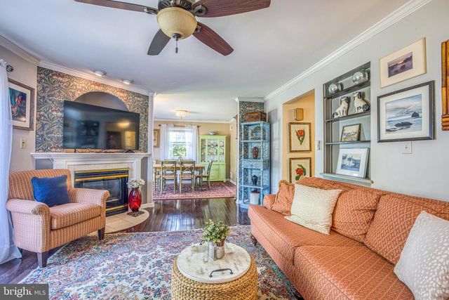 3 LAURELGATE PL, Millersville, PA 17551