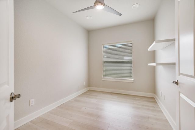 416 Hi CIR W B, Horseshoe Bay, TX 78657