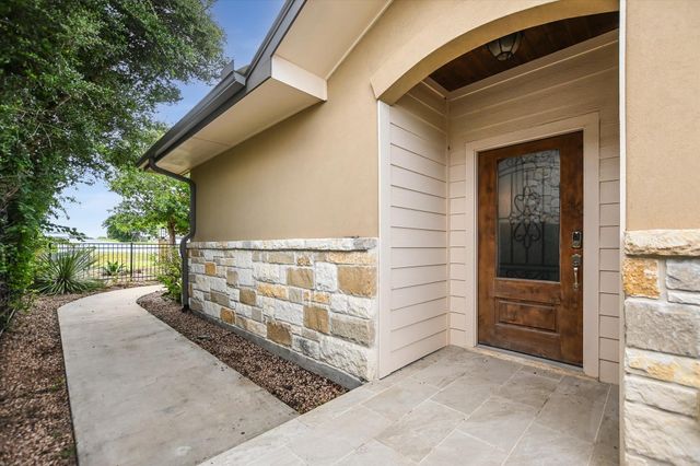 416 Hi CIR W B, Horseshoe Bay, TX 78657