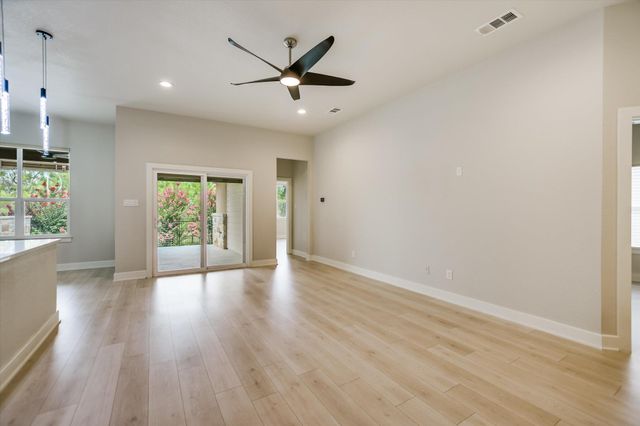 416 Hi CIR W B, Horseshoe Bay, TX 78657