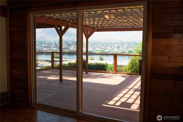 1218 N Ashland, East Wenatchee, WA 98802