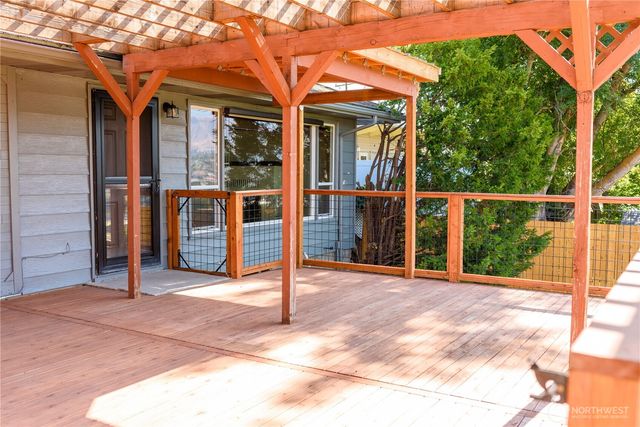 1218 N Ashland, East Wenatchee, WA 98802