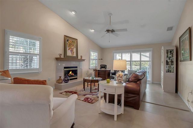 3410 AVENIDA MADERA B, Bradenton, FL 34210