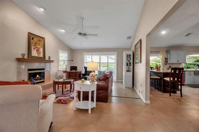 3410 AVENIDA MADERA B, Bradenton, FL 34210