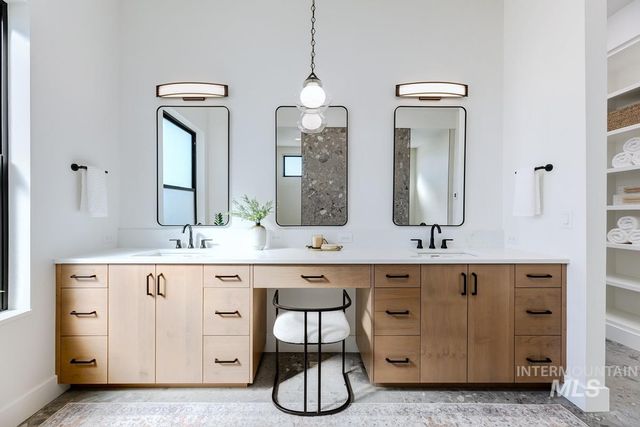 525 Founder Ave, Middleton, ID 83644