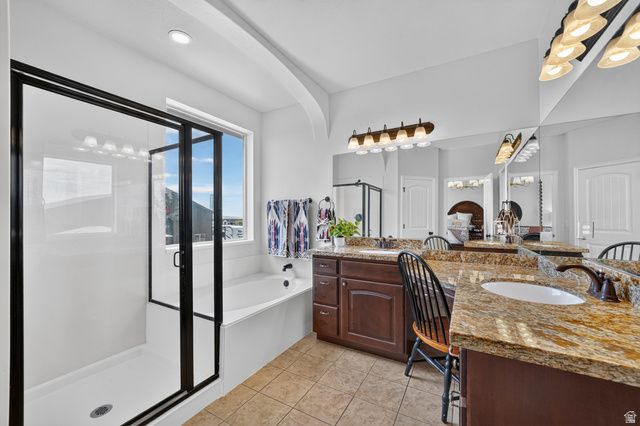 1672 EQUESTRIAN PARK WAY, Kaysville, UT 84037