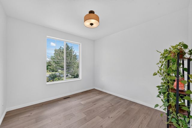 1672 EQUESTRIAN PARK WAY, Kaysville, UT 84037