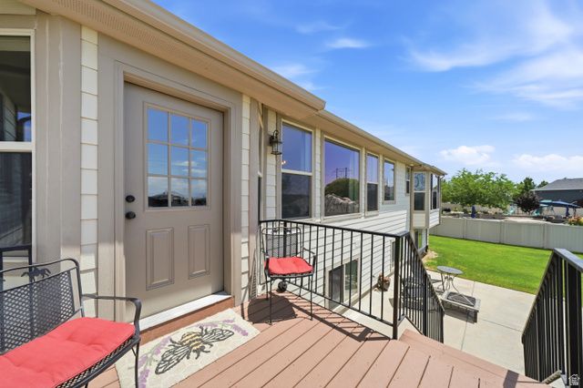 1672 EQUESTRIAN PARK WAY, Kaysville, UT 84037