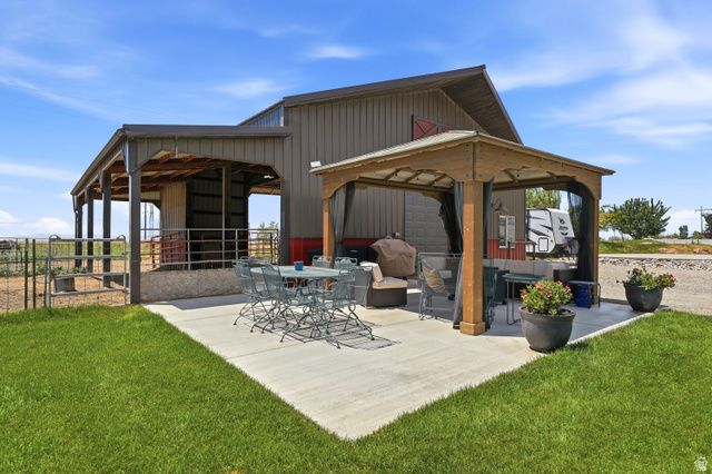 1672 EQUESTRIAN PARK WAY, Kaysville, UT 84037