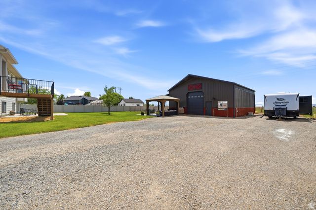 1672 EQUESTRIAN PARK WAY, Kaysville, UT 84037