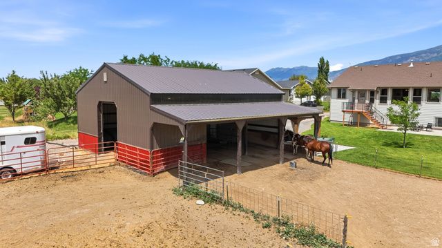 1672 EQUESTRIAN PARK WAY, Kaysville, UT 84037