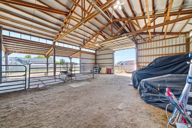 1672 EQUESTRIAN PARK WAY, Kaysville, UT 84037