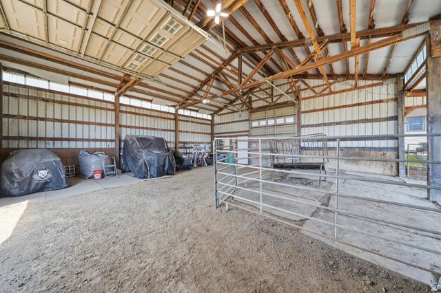 1672 EQUESTRIAN PARK WAY, Kaysville, UT 84037