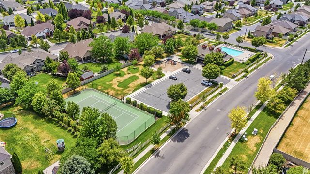 1672 EQUESTRIAN PARK WAY, Kaysville, UT 84037