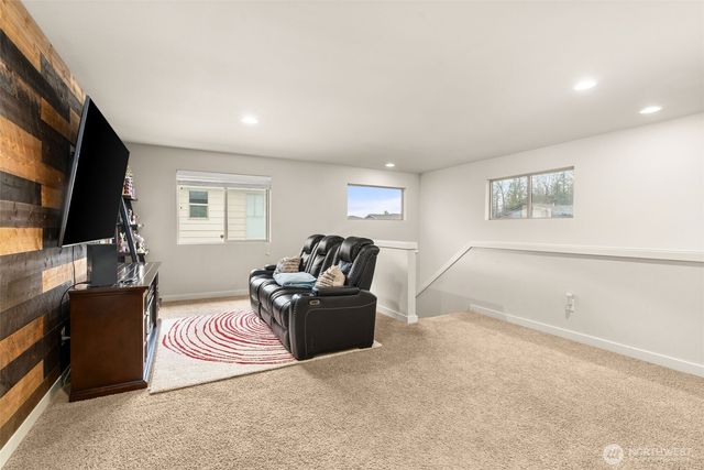 351 S Sergeant Street, Buckley, WA 98321