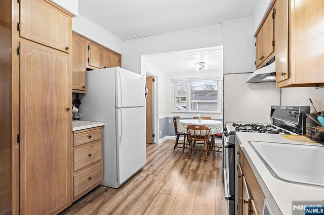 4 Banta Place, Bergenfield, NJ 07621