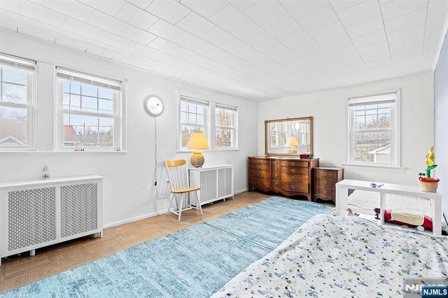 4 Banta Place, Bergenfield, NJ 07621