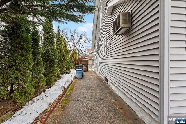 4 Banta Place, Bergenfield, NJ 07621