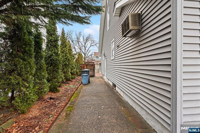 4 Banta Place, Bergenfield, NJ 07621