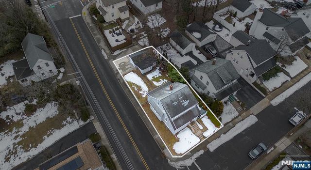 4 Banta Place, Bergenfield, NJ 07621