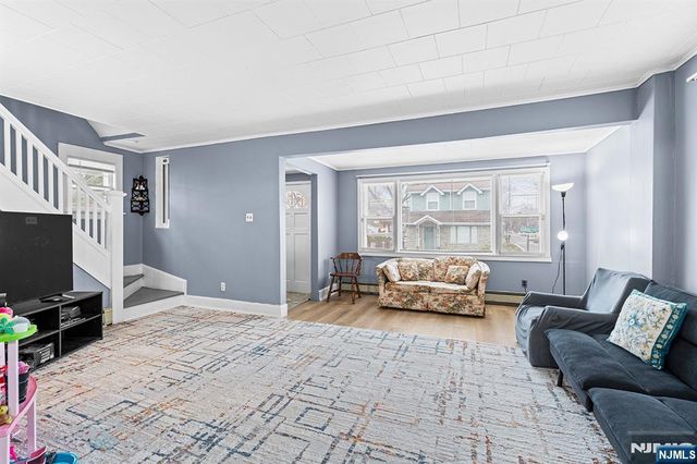 4 Banta Place, Bergenfield, NJ 07621