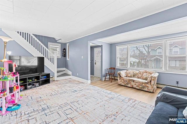 4 Banta Place, Bergenfield, NJ 07621