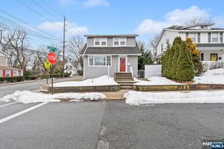 4 Banta Place, Bergenfield, NJ 07621