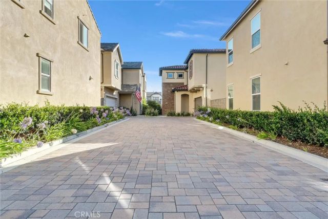 1164 Portola Oaks Dr, Lake Forest, CA 92610