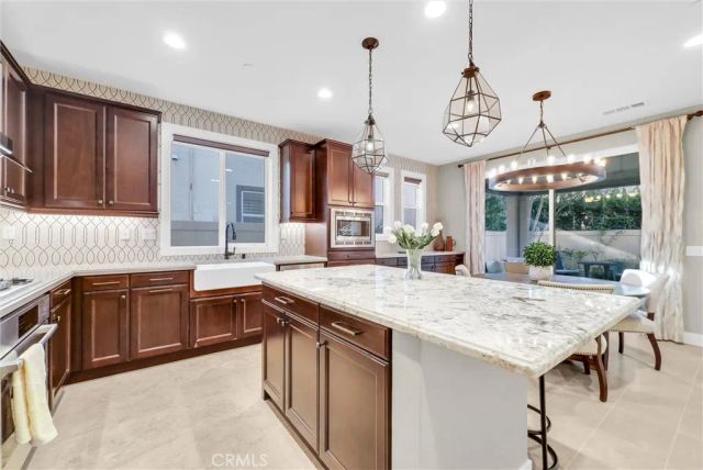 1164 Portola Oaks Dr, Lake Forest, CA 92610