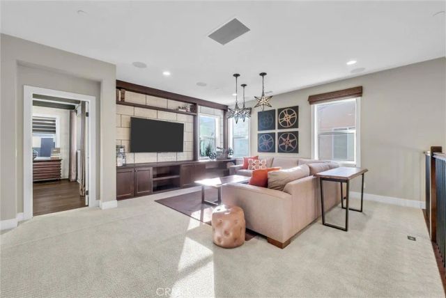 1164 Portola Oaks Dr, Lake Forest, CA 92610