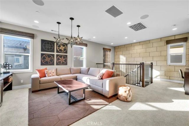 1164 Portola Oaks Dr, Lake Forest, CA 92610