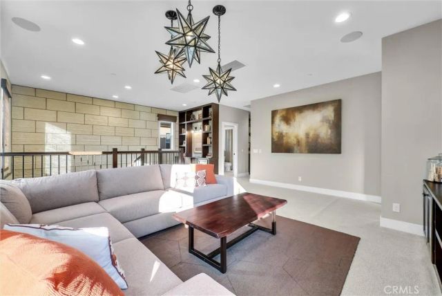 1164 Portola Oaks Dr, Lake Forest, CA 92610