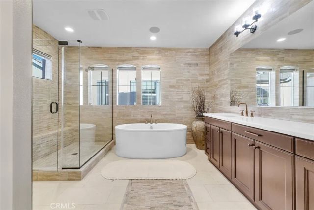 1164 Portola Oaks Dr, Lake Forest, CA 92610