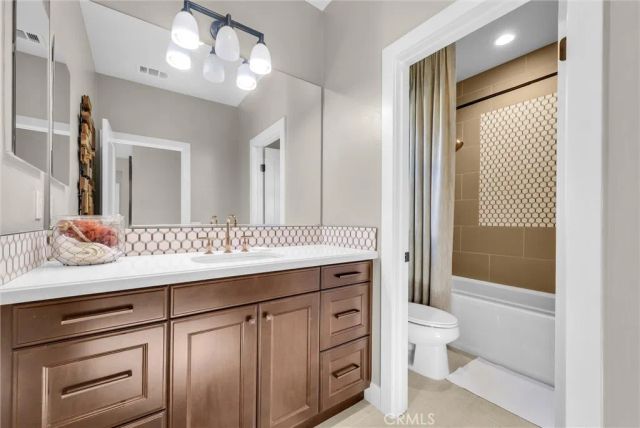 1164 Portola Oaks Dr, Lake Forest, CA 92610