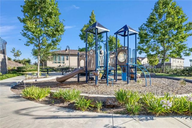 1164 Portola Oaks Dr, Lake Forest, CA 92610