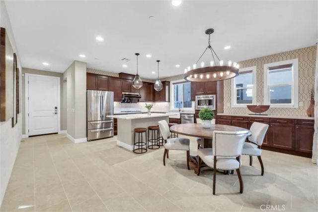 1164 Portola Oaks Dr, Lake Forest, CA 92610
