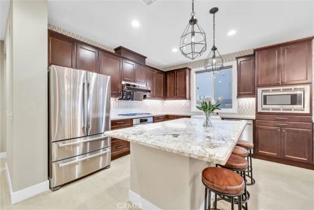 1164 Portola Oaks Dr, Lake Forest, CA 92610