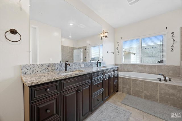 14524 Plumeria Court, Bakersfield, CA 93314