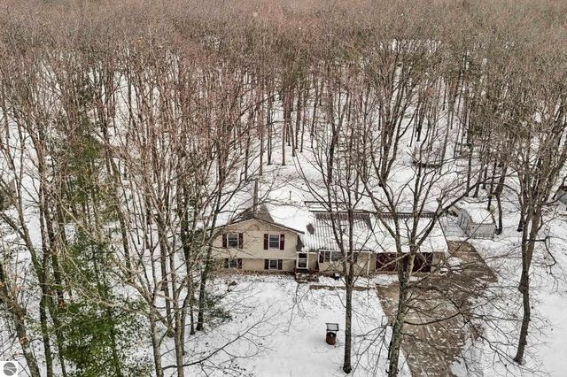 5651 Penn Lock Colony Road, Interlochen, MI 49643