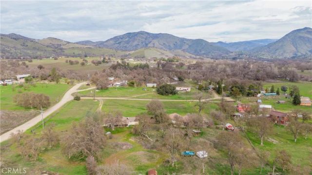 31306 Ruth Hill Road, Squaw Valley, CA 93675