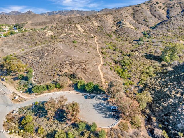 531 Shadow Lane, Simi Valley, CA 93065