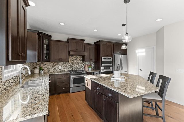 8821 Reflections Road, Chanhassen, MN 55317