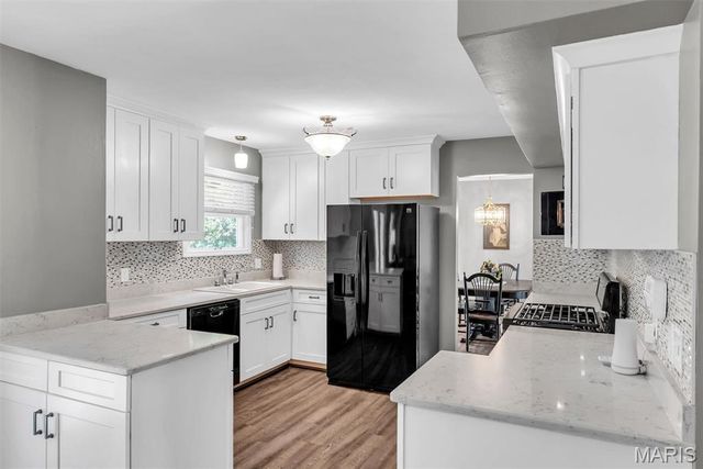 2101 Dettmer Place, Florissant, MO 63031