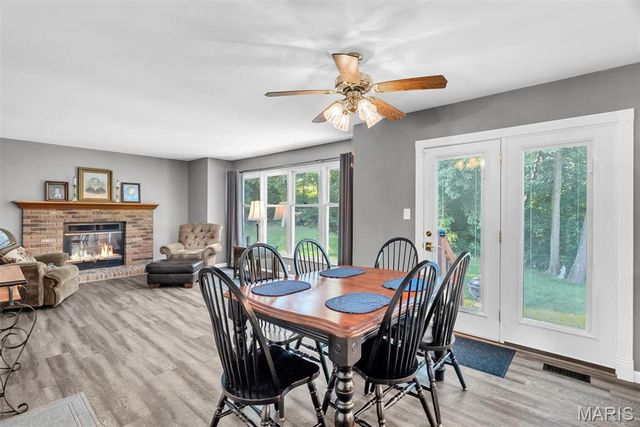 2101 Dettmer Place, Florissant, MO 63031