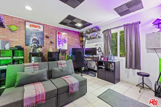 21683 Wo He Lo Trail, Chatsworth, CA 91311